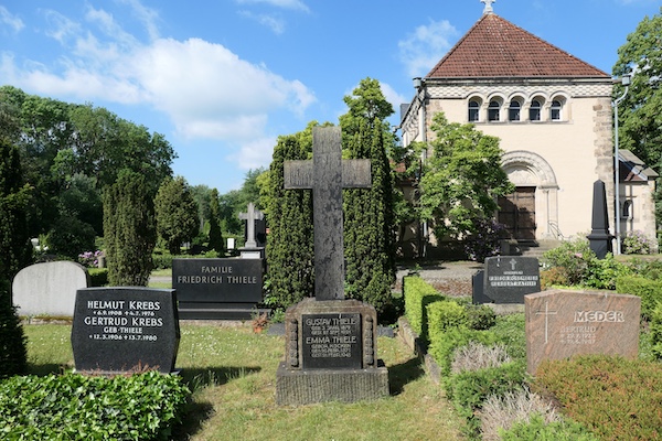 P1000228 Michaelis-Friedhof Ricklingen
