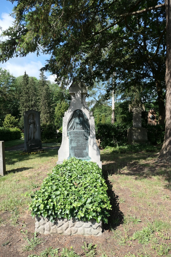 P1000233 Michaelis-Friedhof Ricklingen