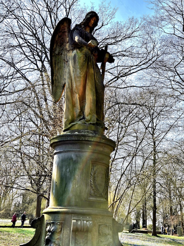 20260322_112906 Lindener Friedhof | Bergfriedhof